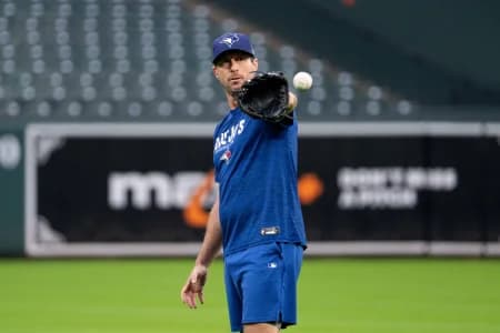Toronto Blue Jays pitcher Max Scherzer (31) warms up pregame at Oriole Park at Camden Yards